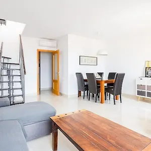 Apartment Penthouse With Jacuzzi And Spectacular Sea Views, Nerja